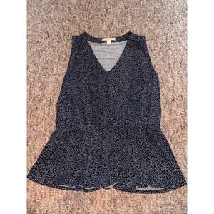 Beautiful, navy banana republic size medium tank top blouse ￼